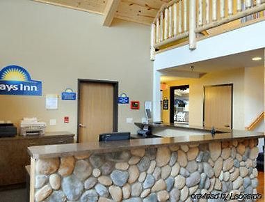 Econo Lodge Rice Lake Интерьер фото